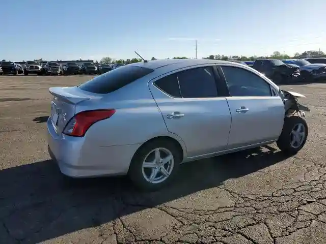 3N1CN7AP0KL840887 2019 NISSAN VERSA-2