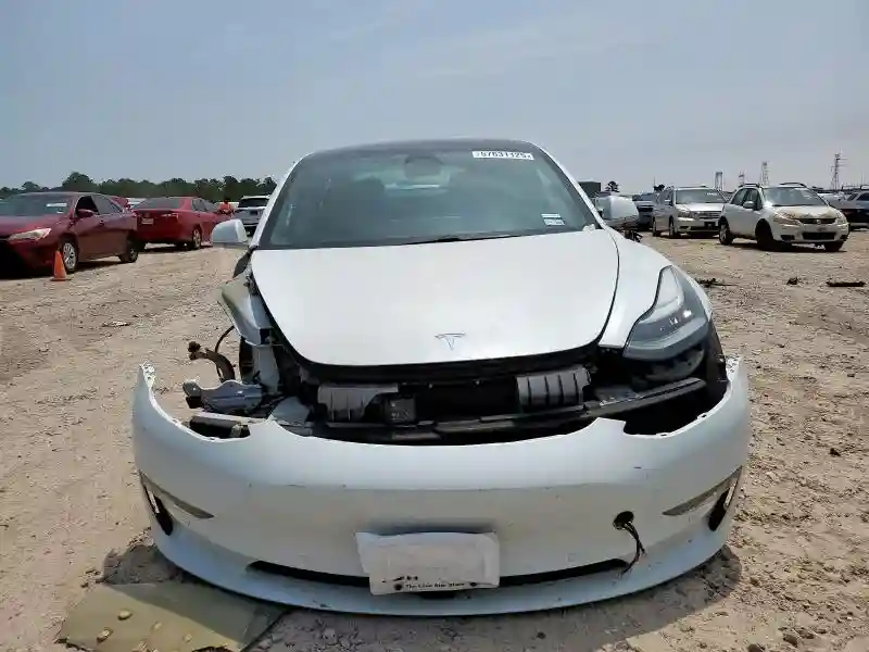 5YJ3E1EA5LF634318 2020 TESLA MODEL 3-4