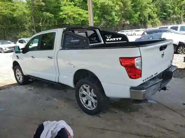 1N6BA1F33JN527383 2018 NISSAN TITAN-1
