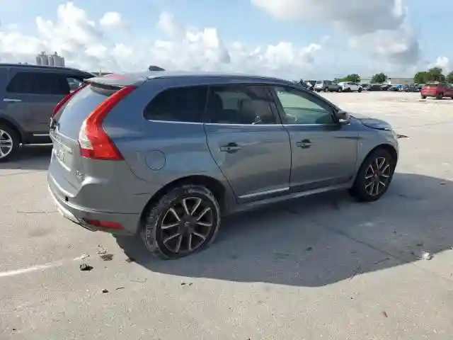 YV449MRRXH2120577 2017 VOLVO XC60-2