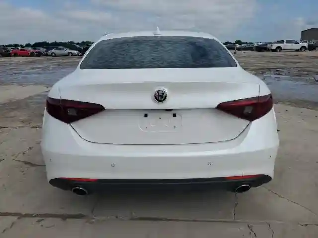 ZARFAECN1H7551994 2017 ALFA ROMEO GIULIA-5