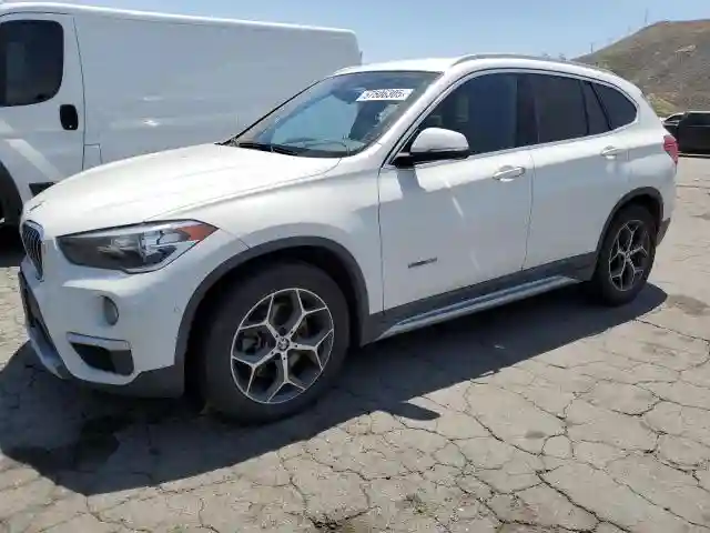 WBXHU7C3XJ5H45693 2018 BMW X1-0