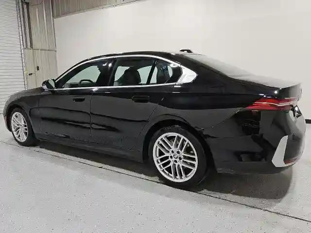 WBA43FJ04RCR49330 2024 BMW 5 SERIES-1