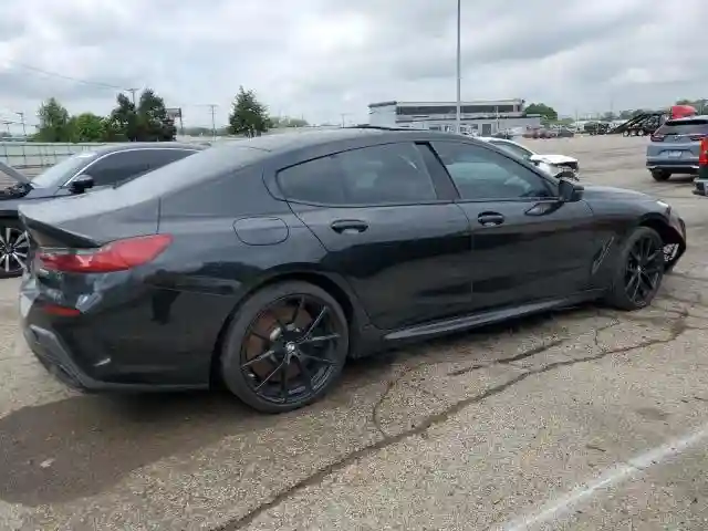 WBAGV8C02NCK08667 2022 BMW M8-2