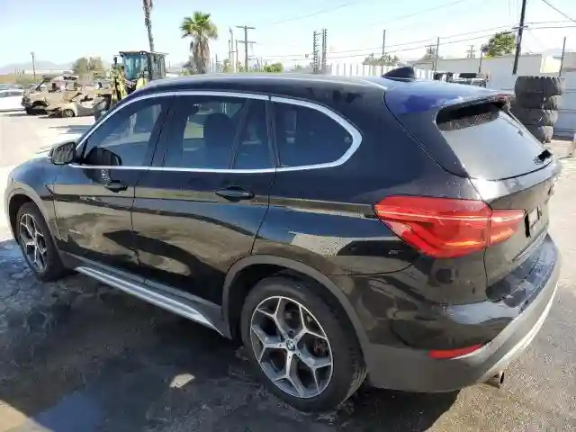 WBXHU7C34HP924632 2017 BMW X1-1