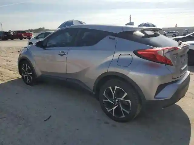 NMTKHMBX7JR052600 2018 TOYOTA C-HR-1