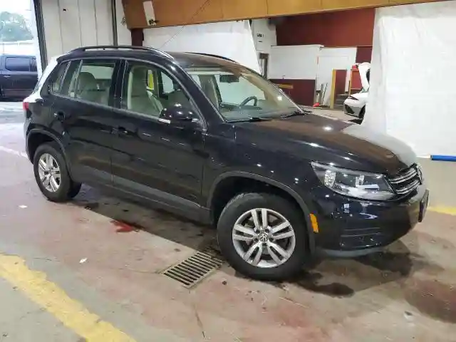 WVGBV7AX8HK016490 2017 VOLKSWAGEN TIGUAN-3
