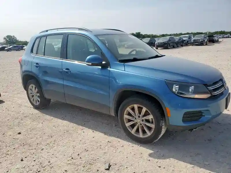 WVGAV7AX9JK002437 2018 VOLKSWAGEN TIGUAN LIM-3