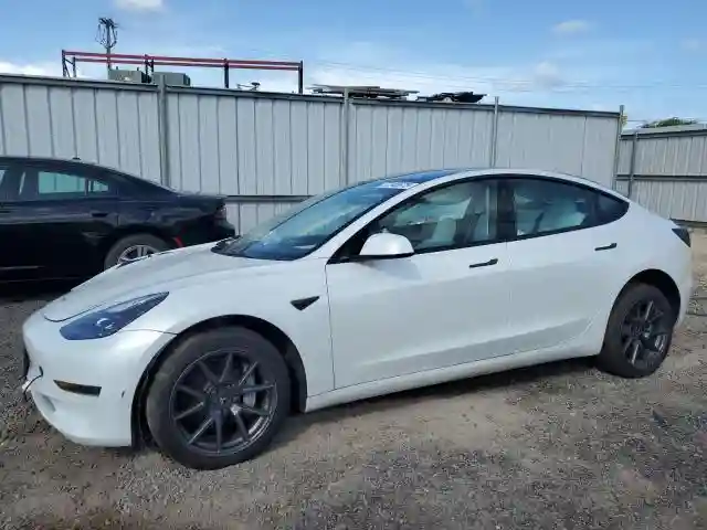 5YJ3E1EA8PF395109 2023 TESLA MODEL 3-0