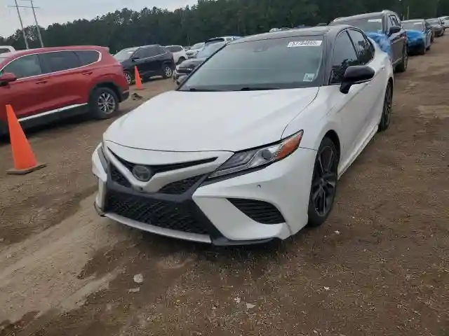 4T1BZ1HK5JU021202 2018 TOYOTA CAMRY-4