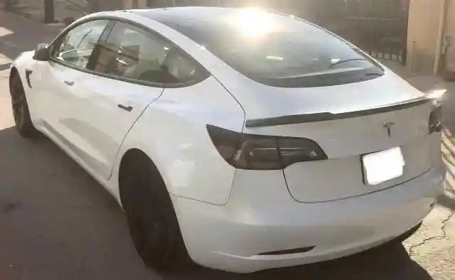 5YJ3E1EA2MF854372 2021 TESLA MODEL 3-2