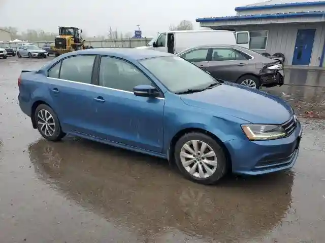 3VWDB7AJ2HM225070 2017 VOLKSWAGEN JETTA-3