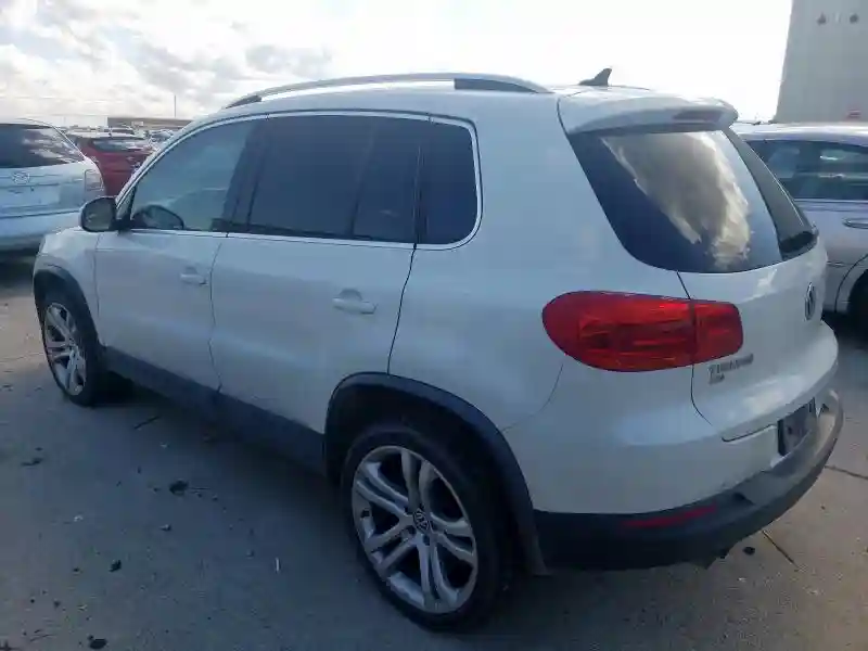 WVGBV7AX9GW574808 2016 VOLKSWAGEN TIGUAN-1