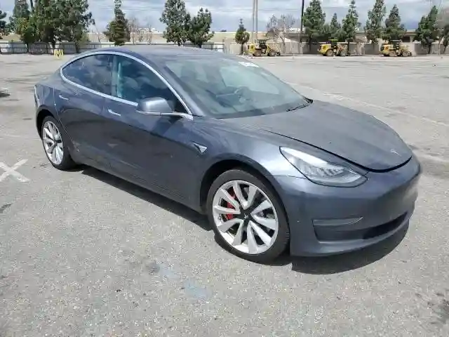 5YJ3E1EB5JF132382 2018 TESLA MODEL 3-3