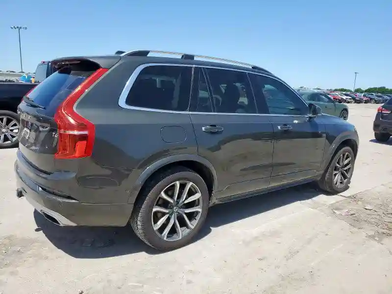 YV4A22PK2J1389850 2018 VOLVO XC90-2