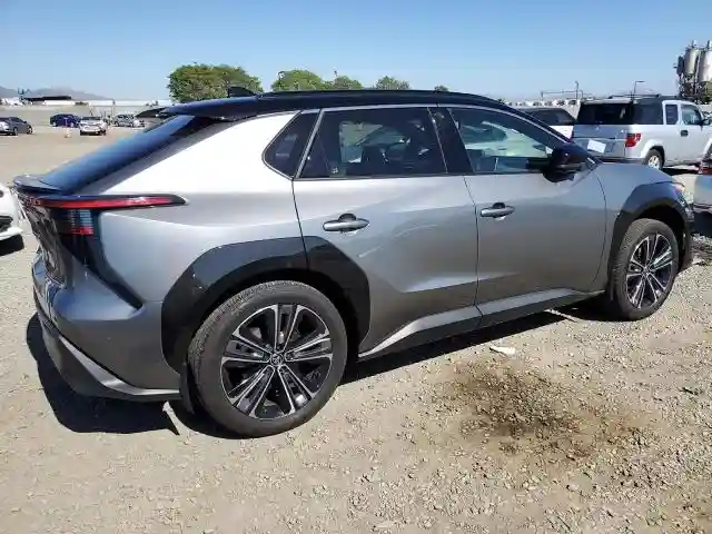 JTMAAAAA5RA037759 2024 TOYOTA BZ4X XLE-2