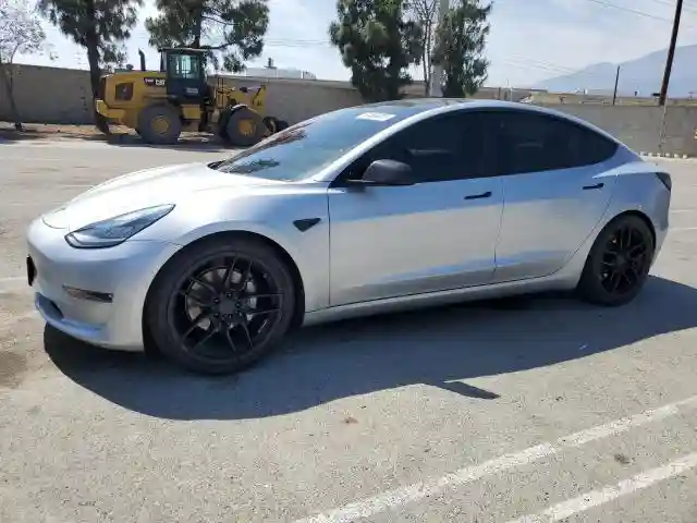 5YJ3E1EA3JF039481 2018 TESLA MODEL 3-0