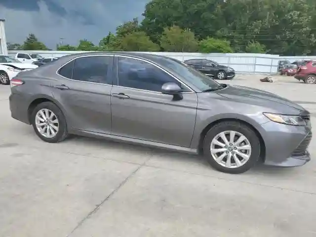 4T1B11HK9JU034588 2018 TOYOTA CAMRY-3