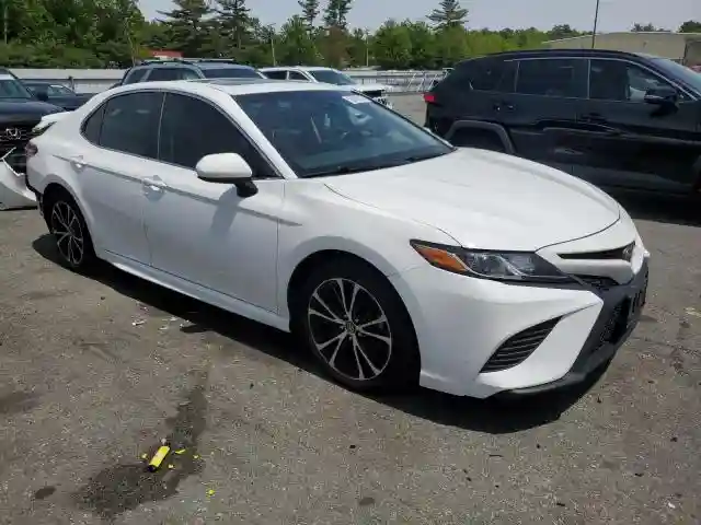 4T1B11HK7JU610467 2018 TOYOTA CAMRY-3