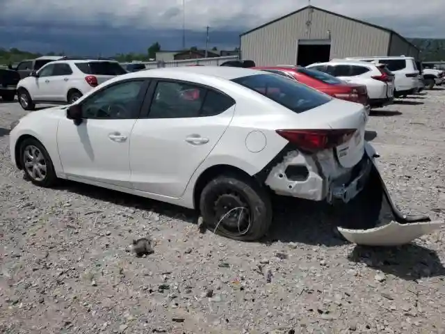 3MZBN1U79JM237699 2018 MAZDA 3-1