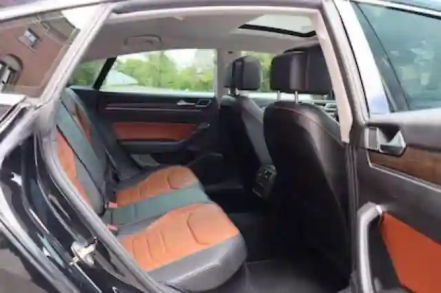 WA1BVAF10KD04XXX 2019 AUDI Q8-5