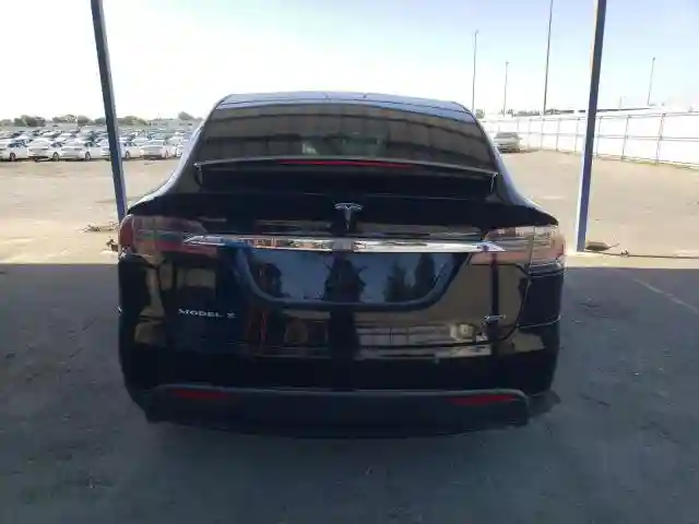 5YJXCBE29JF142748 2018 TESLA MODEL X-5