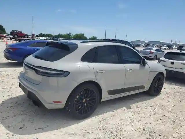 WP1AF2A56NLB31575 2022 PORSCHE MACAN-2