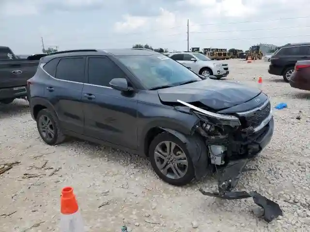 KNDEU2AA4M7129983 2021 KIA SELTOS-3
