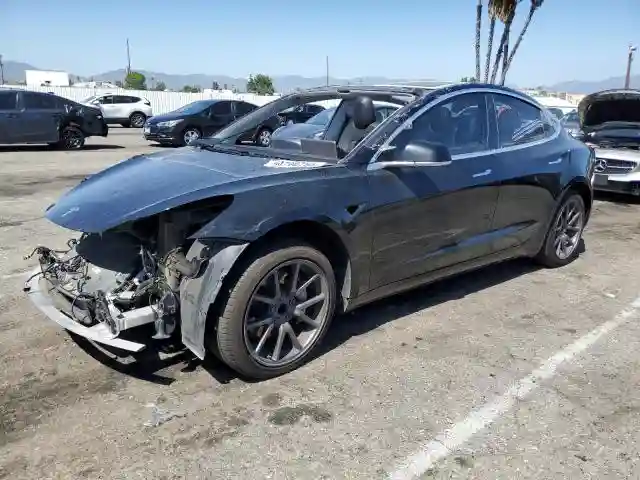 5YJ3E1EA8KF306096 2019 TESLA MODEL 3-0