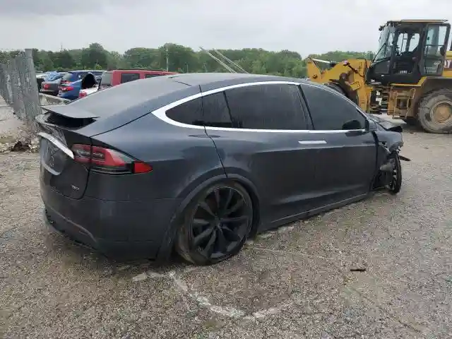 5YJXCAE22GF017593 2016 TESLA MODEL X-2