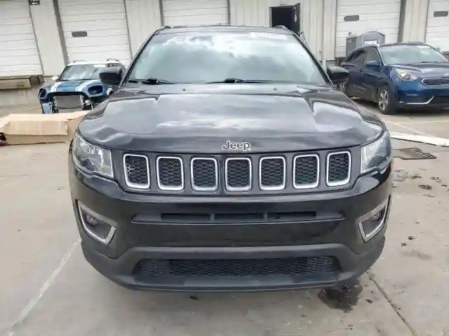 3C4NJDBB9KT776299 2019 JEEP COMPASS-4