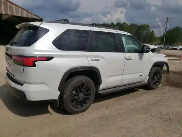 7SVAAAAA2RX003748 2024 TOYOTA SEQUOIA-2