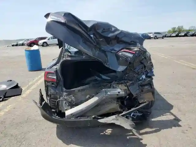 5YJ3E1EA2KF397818 2019 TESLA MODEL 3-5