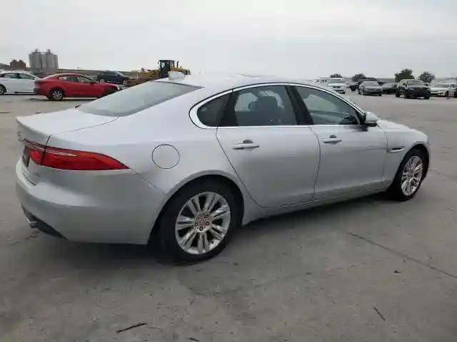 SAJBD4BV3HCY40993 2017 JAGUAR XF-2