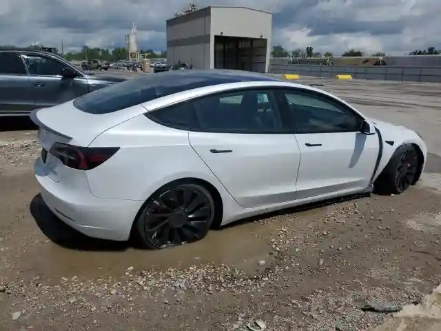 5YJ3E1EC3PF675246 2023 TESLA MODEL 3-2