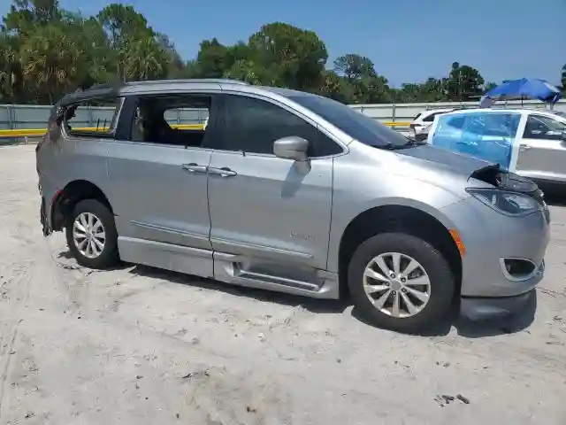 2C4RC1BG1KR653279 2019 CHRYSLER PACIFICA-3