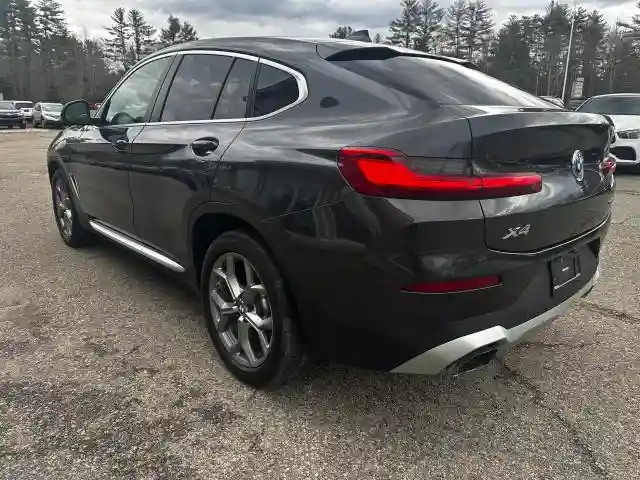 5UX33DT02N9J77920 2022 BMW X4-2