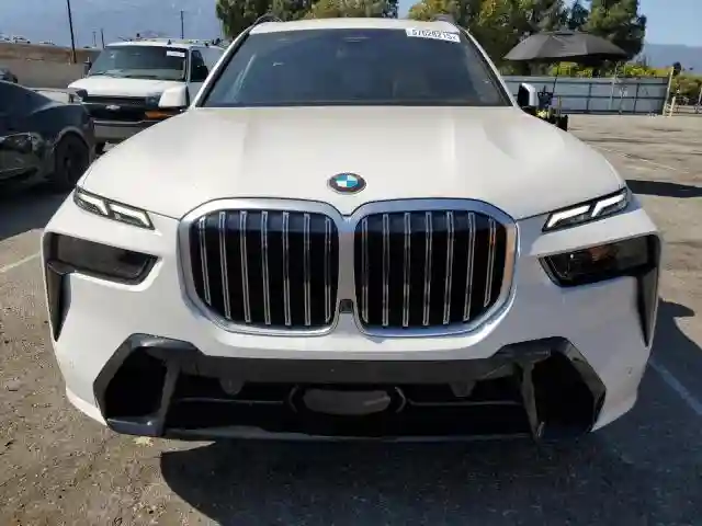 5UX23EM07S9Y07541 2025 BMW X7-4