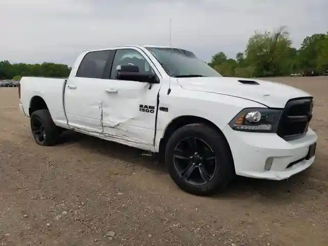 1C6RR7UT9JS170283 2018 RAM 1500-3