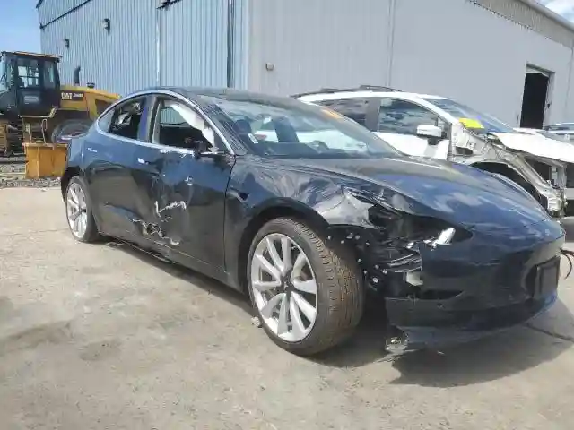 5YJ3E1EB1JF067370 2018 TESLA MODEL 3-3