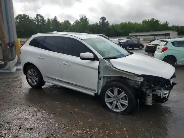 YV440MDU0H2023717 2017 VOLVO XC60-3