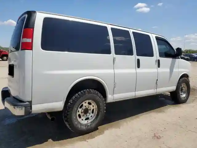 1GAWGFFG2K1246003 2019 CHEVROLET EXPRESS-2
