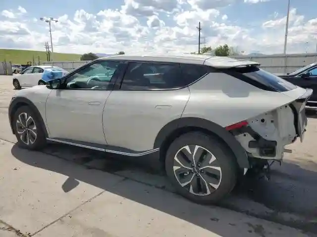 KNDC3DLC4R5214832 2024 KIA EV6 LIGHT-1
