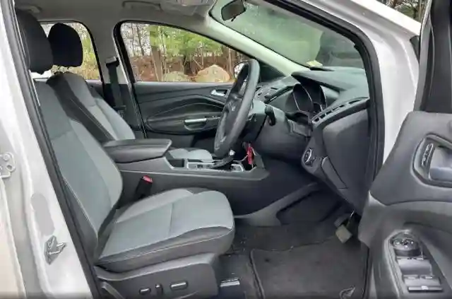 1FMCU9GD6HUB93656 2017 FORD ESCAPE-4
