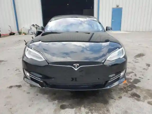 5YJSA1E29JF296905 2018 TESLA MODEL S-4