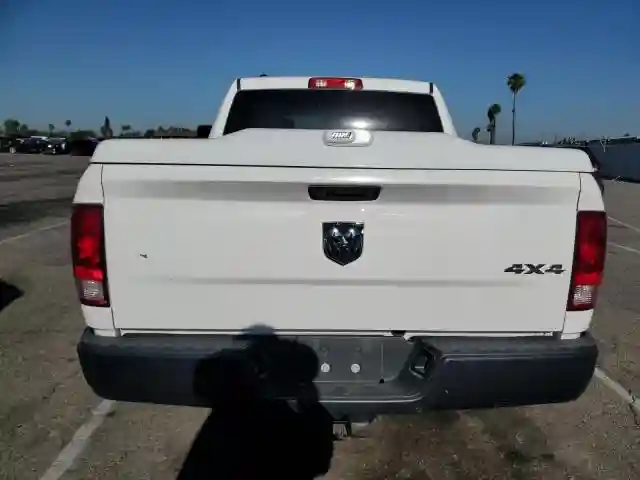 1C6RR7XT3JS351293 2018 RAM 1500-5