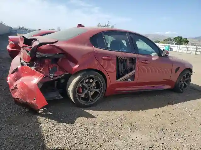 ZARFAEAV8J7581258 2018 ALFA ROMEO GIULIA-2