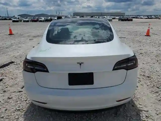 5YJ3E1EA1PF514697 2023 TESLA MODEL 3-5