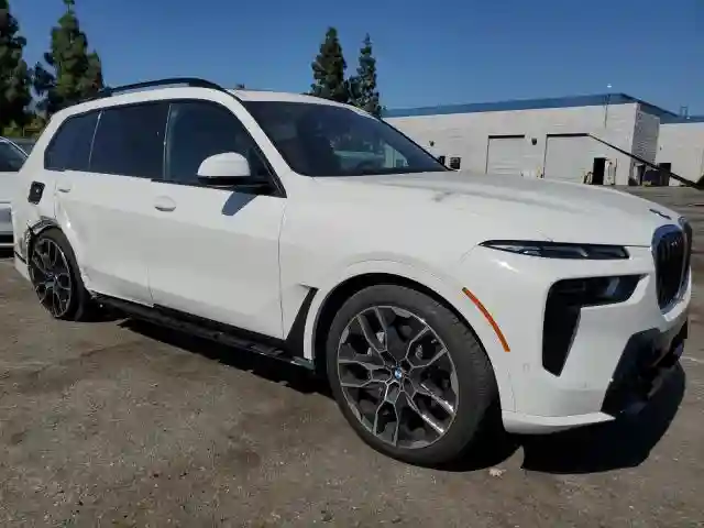 5UX23EM07S9Y07541 2025 BMW X7-3