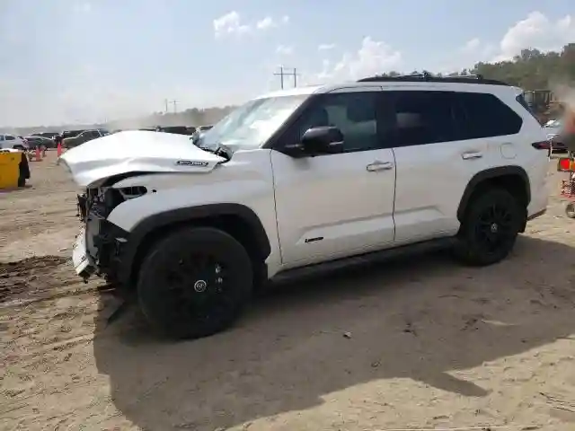 7SVAAAAA2RX003748 2024 TOYOTA SEQUOIA-0